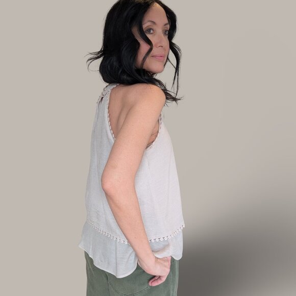 By & By Linen A-line Tank Top with Scallop RicRac Trim - Medium - Picture 3 of 10